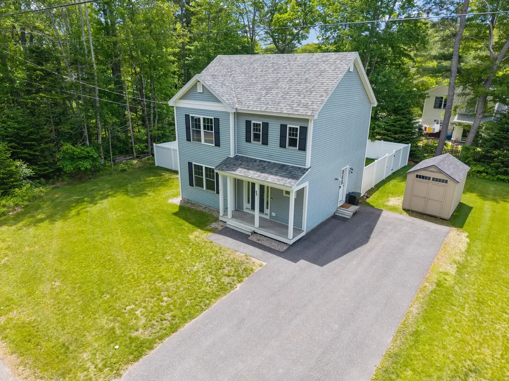 42 Admiral Harry Rich Drive Brunswick ME 04011