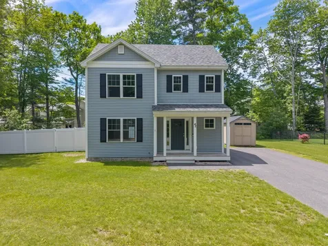 42 Admiral Harry Rich Drive Brunswick ME 04011