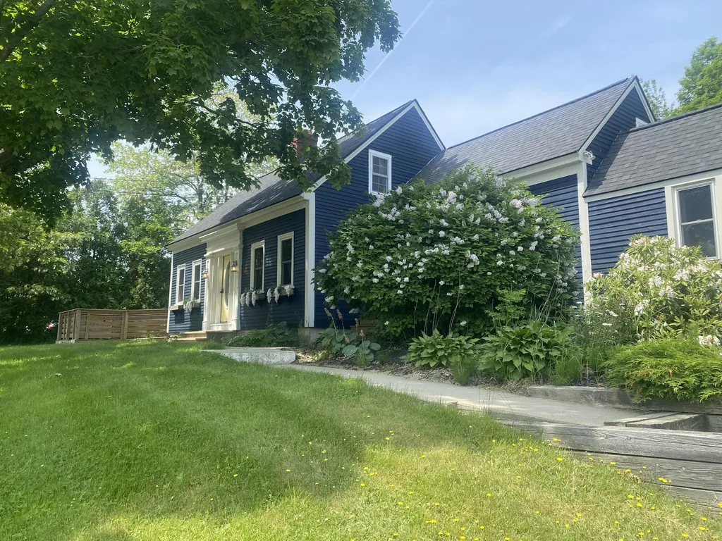 82 Portland Road Kennebunk ME 04043