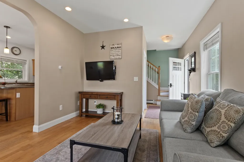 13 Anchor Road South Portland ME 04106