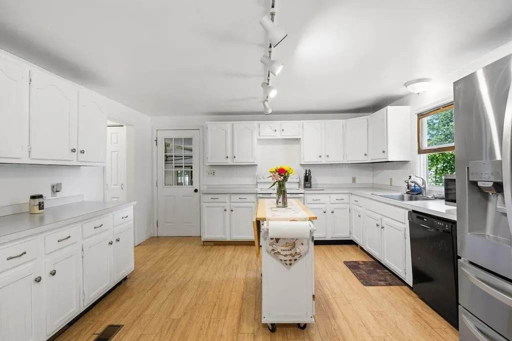 25 Pearl Street Waterboro ME 04087