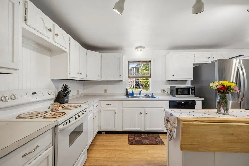 25 Pearl Street Waterboro ME 04087