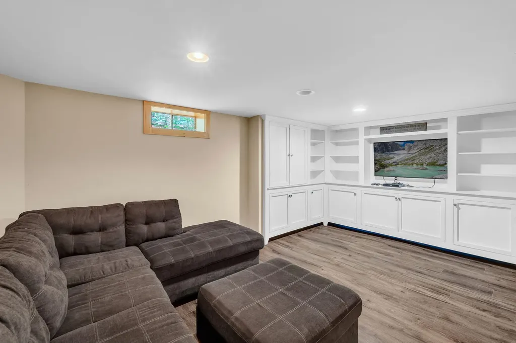 175 Peninsula Drive Rome ME 04963