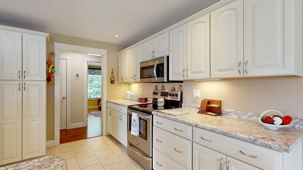 7 Cortland Way Lewiston ME 04240