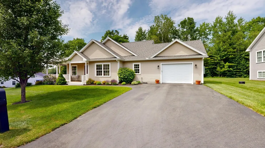 7 Cortland Way Lewiston ME 04240