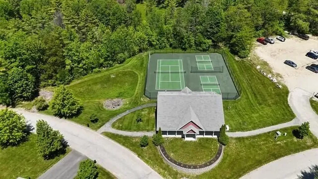 7 Cortland Way Lewiston ME 04240