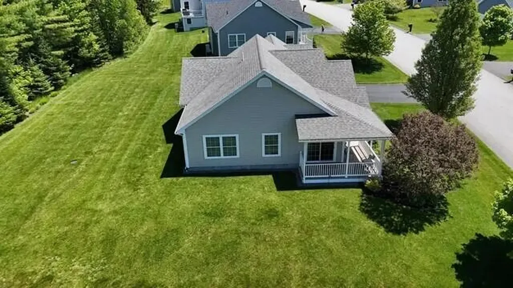 7 Cortland Way Lewiston ME 04240