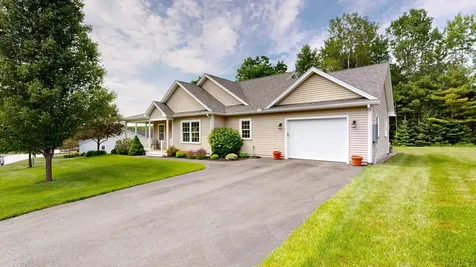 7 Cortland Way Lewiston ME 04240
