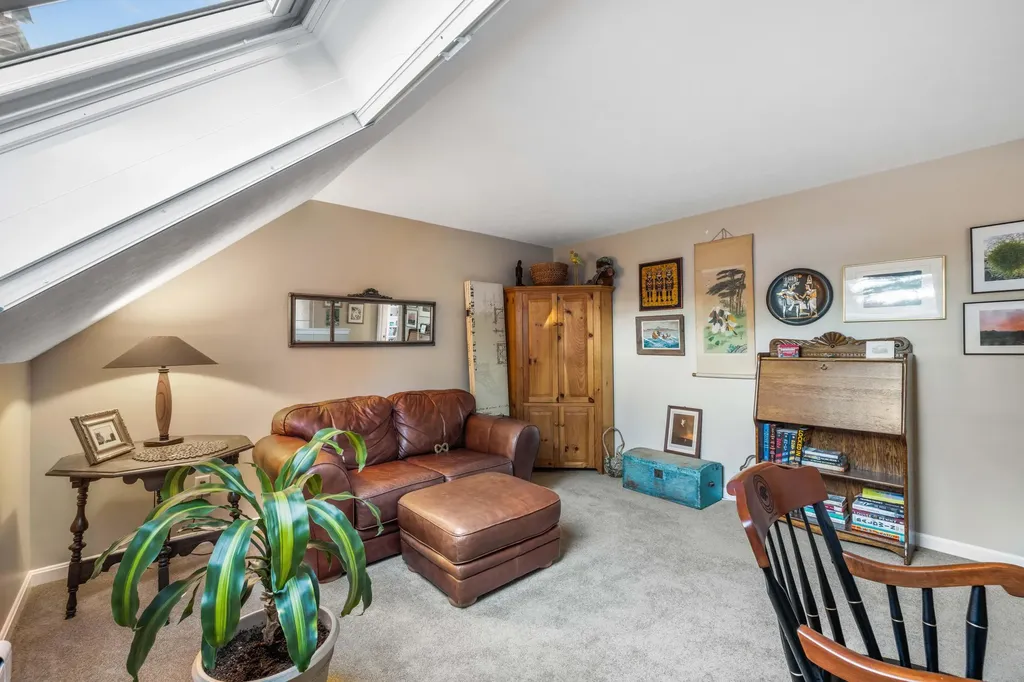 19 Mast Lane Brunswick ME 04011