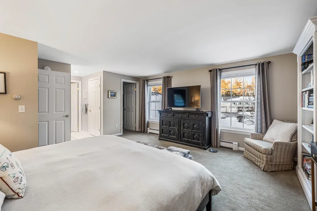19 Mast Lane Westbrook ME 04011