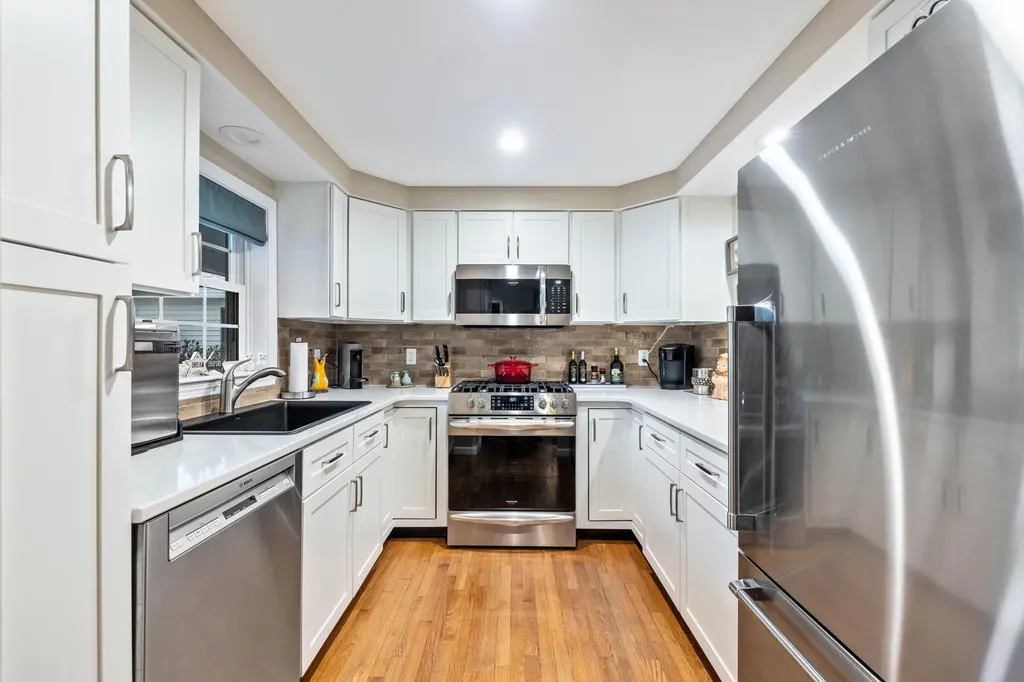 19 Mast Lane Westbrook ME 04011