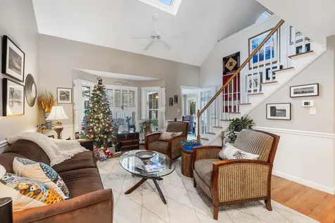 19 Mast Lane Brunswick ME 04011