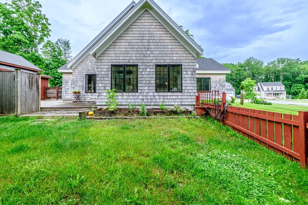 3 Stone Post Lane North Yarmouth ME 04097
