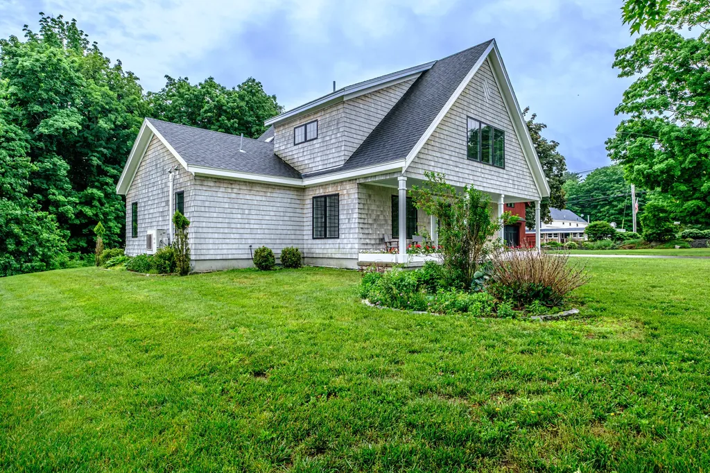 3 Stone Post Lane North Yarmouth ME 04097