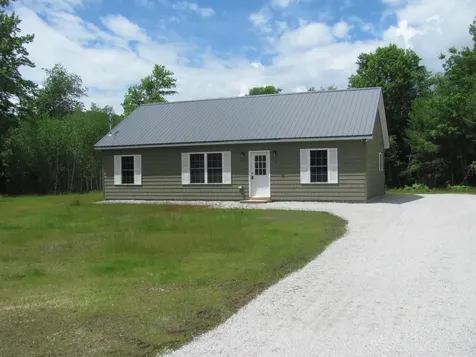 3 Wyatts Way Oxford ME 04270