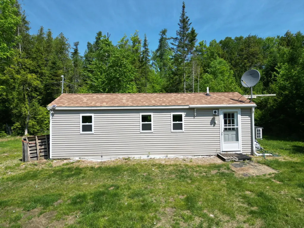 99 Maxwell Road Lee ME 04455