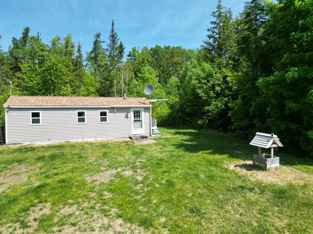 99 Maxwell Road Lee ME 04455