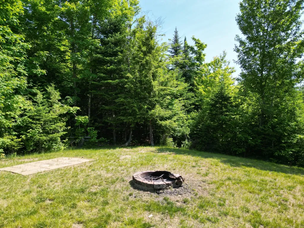 99 Maxwell Road Lee ME 04455