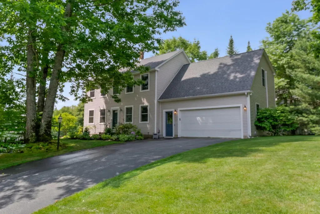 19 Bradford Drive Gorham ME 04038
