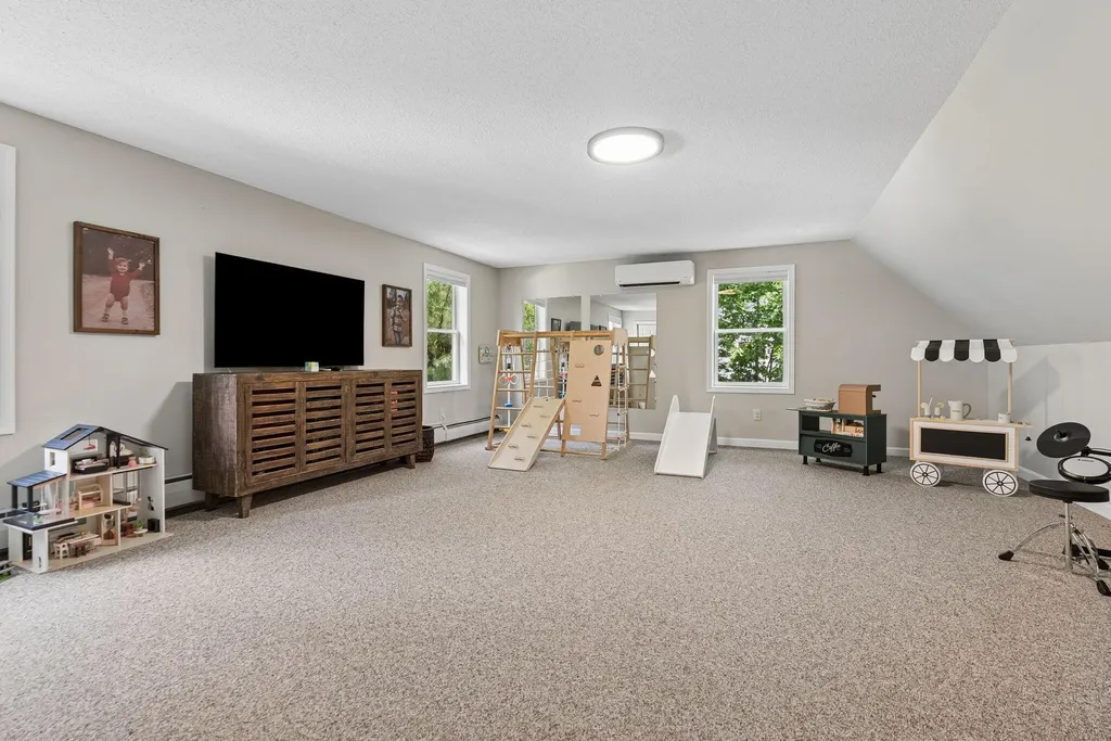 19 Bradford Drive Gorham ME 04038