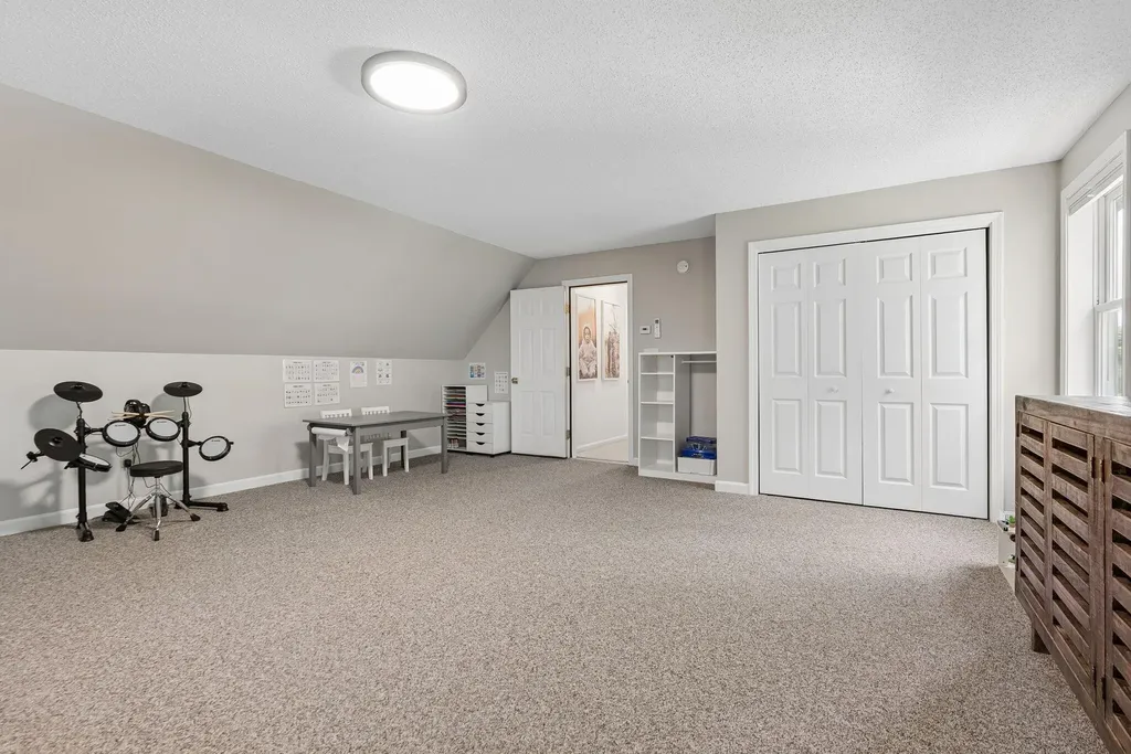 19 Bradford Drive Gorham ME 04038