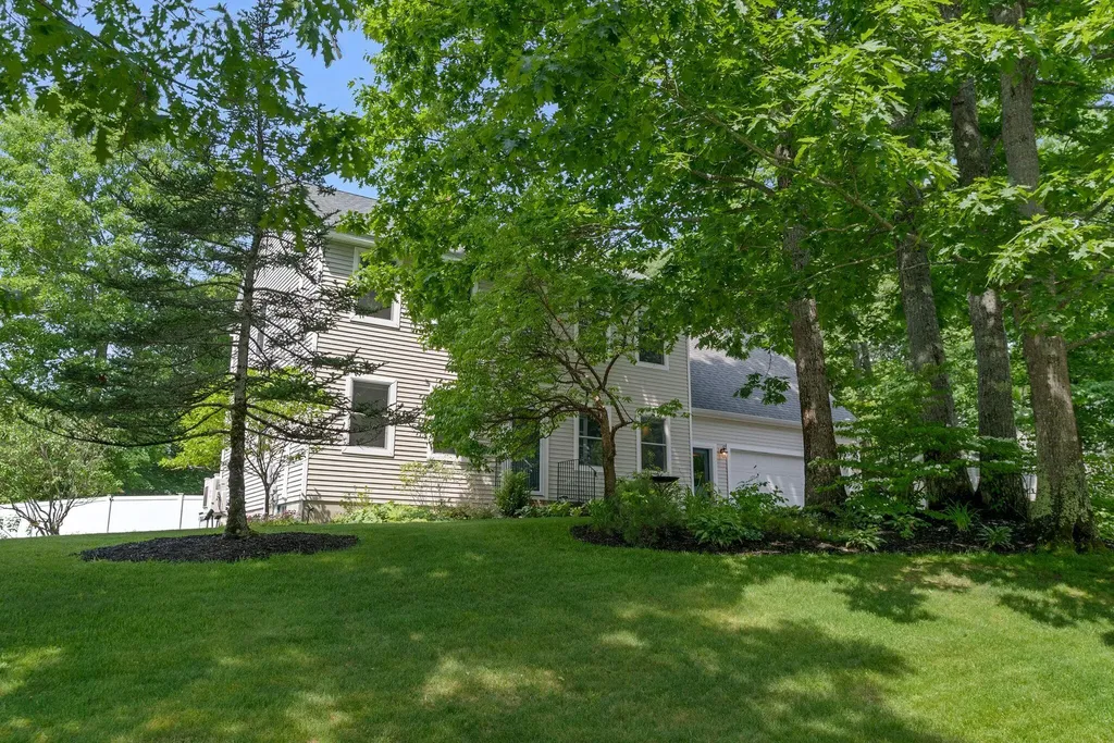 19 Bradford Drive Gorham ME 04038