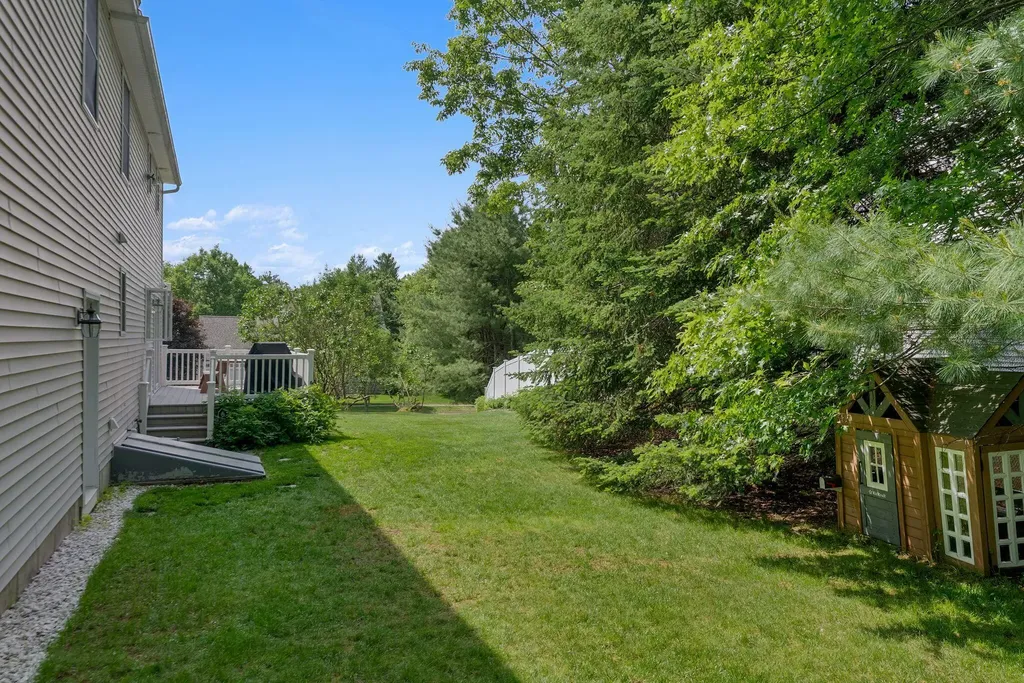 19 Bradford Drive Gorham ME 04038