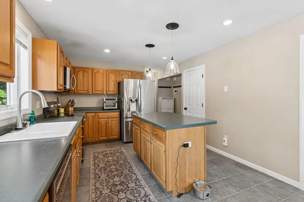 19 Bradford Drive Gorham ME 04038