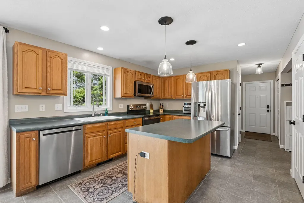 19 Bradford Drive Gorham ME 04038