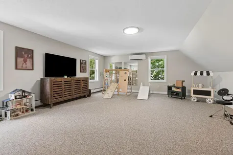 19 Bradford Drive Gorham ME 04038