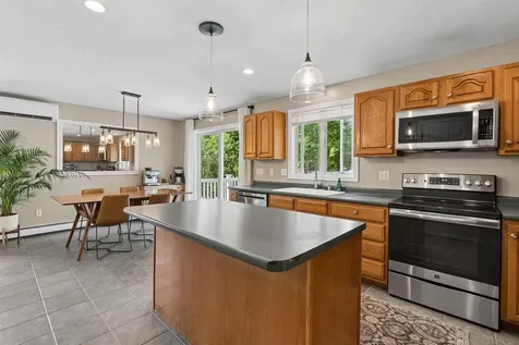 19 Bradford Drive Gorham ME 04038