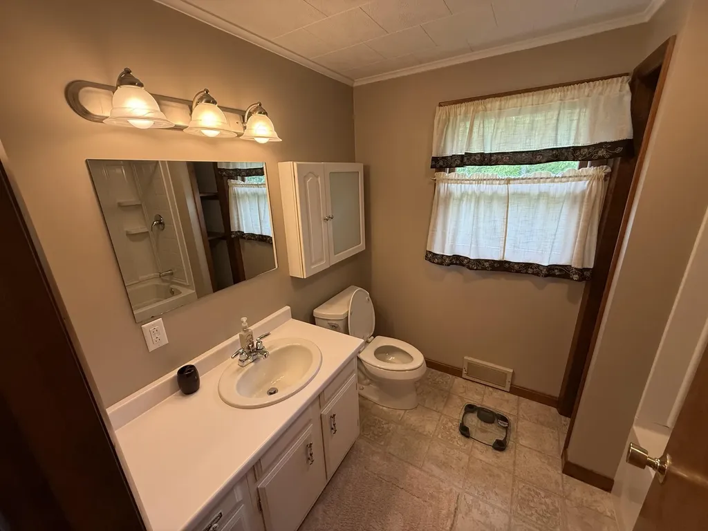816 Framingham Road Littleton ME 04730