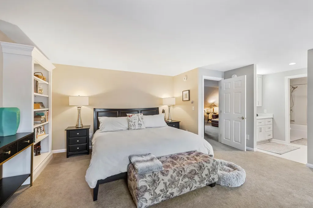 19 Mast Lane Brunswick ME 04011