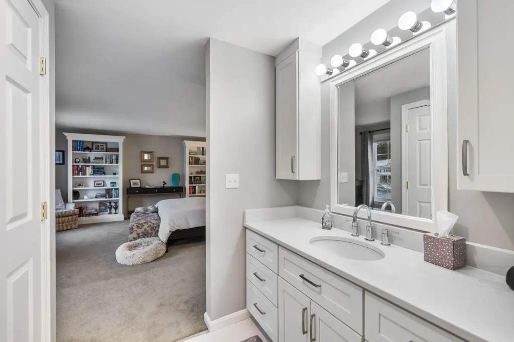 19 Mast Lane Brunswick ME 04011