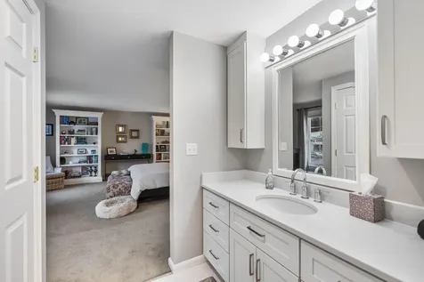 19 Mast Lane Brunswick ME 04011