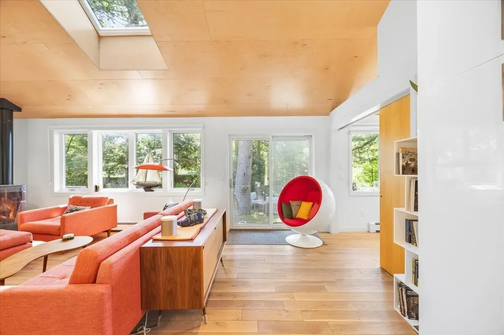 1088 Shore Road Cape Elizabeth ME 04107