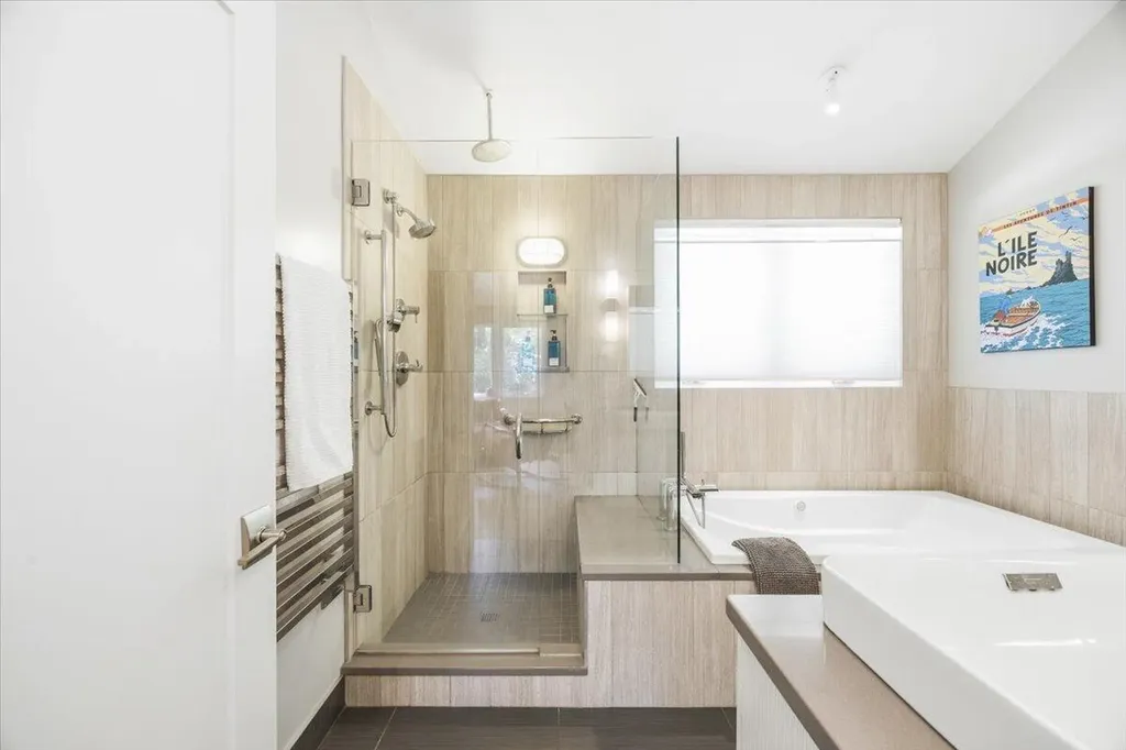 1088 Shore Road Cape Elizabeth ME 04107