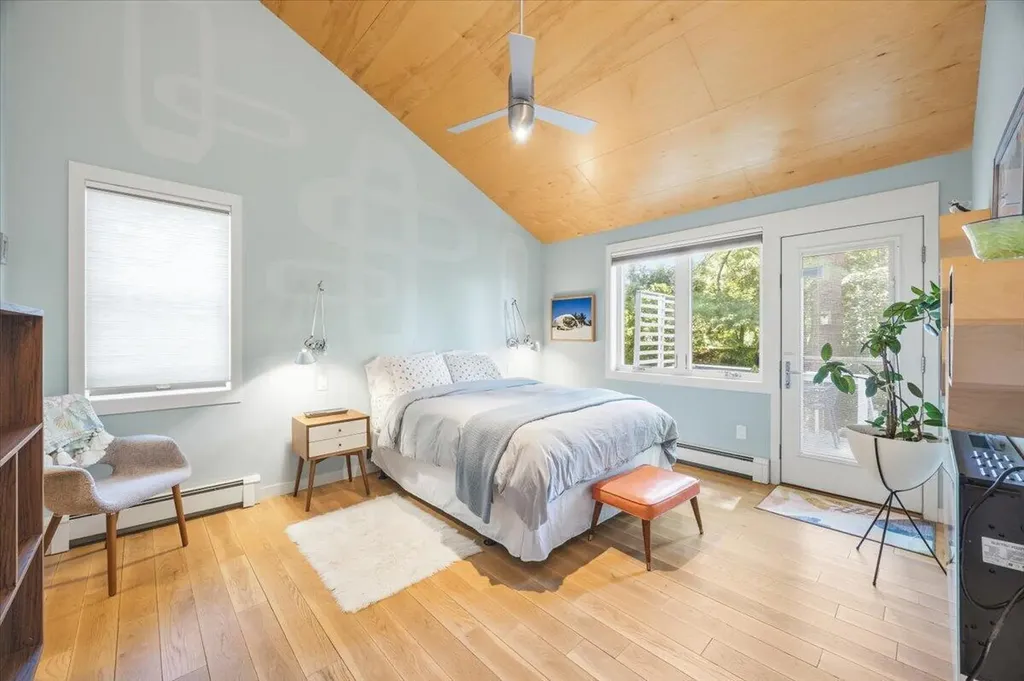 1088 Shore Road Cape Elizabeth ME 04107