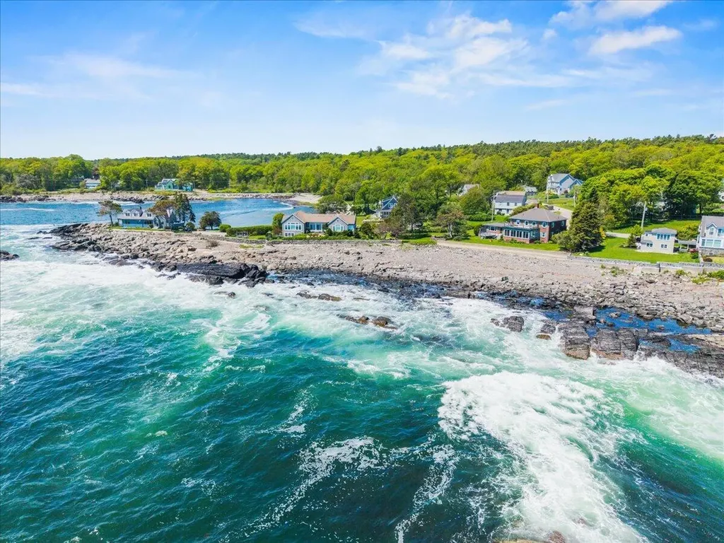 1088 Shore Road Cape Elizabeth ME 04107