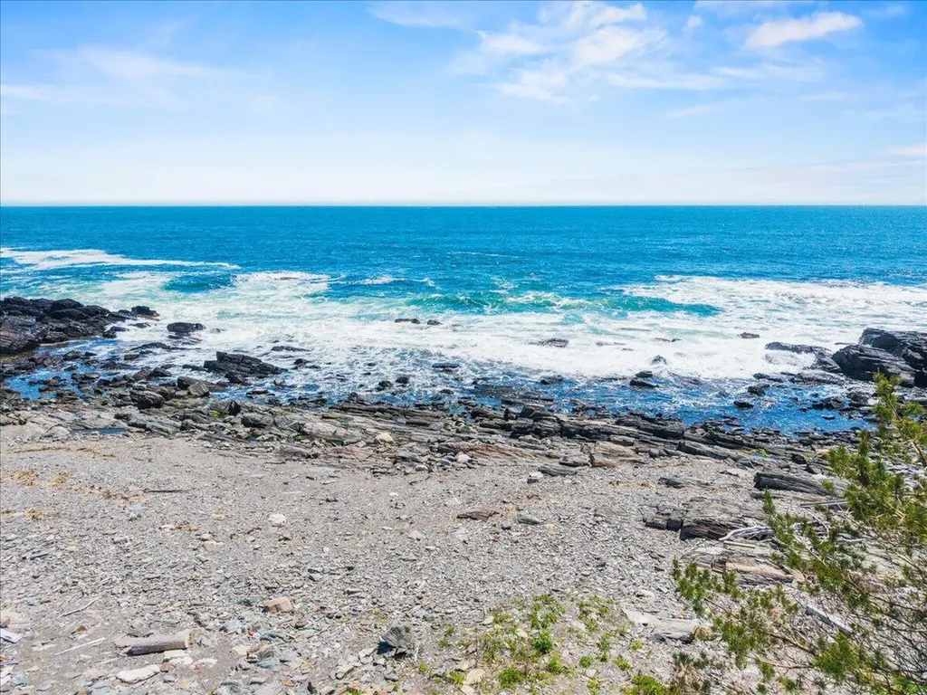 1088 Shore Road Cape Elizabeth ME 04107