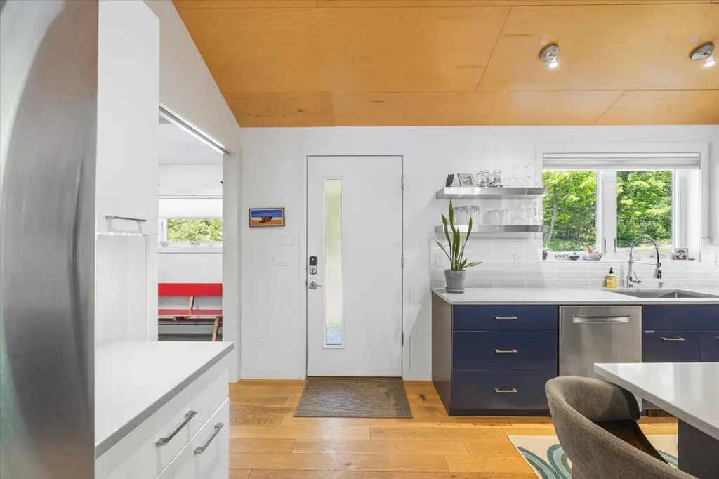 1088 Shore Road Cape Elizabeth ME 04107