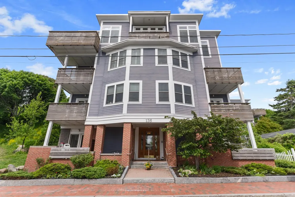 135 Sheridan Street Portland ME 04101