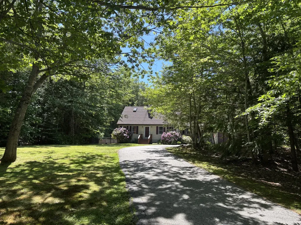 17 Curtis Road Freeport ME 04032