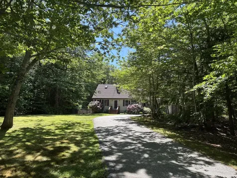 17 Curtis Road Freeport ME 04032
