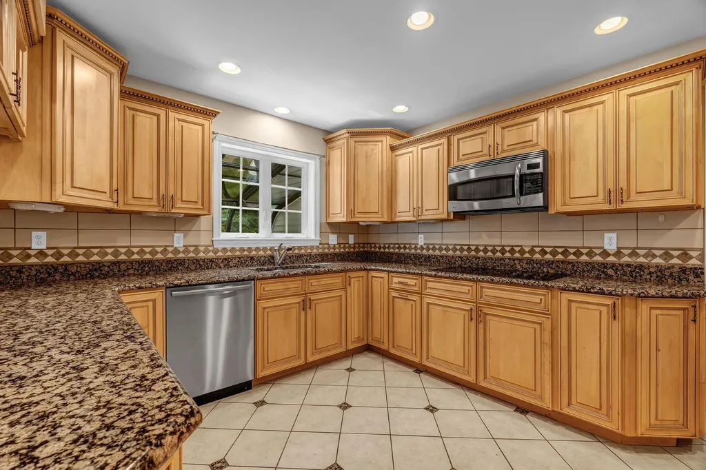 73 Woodland Road Durham ME 04222