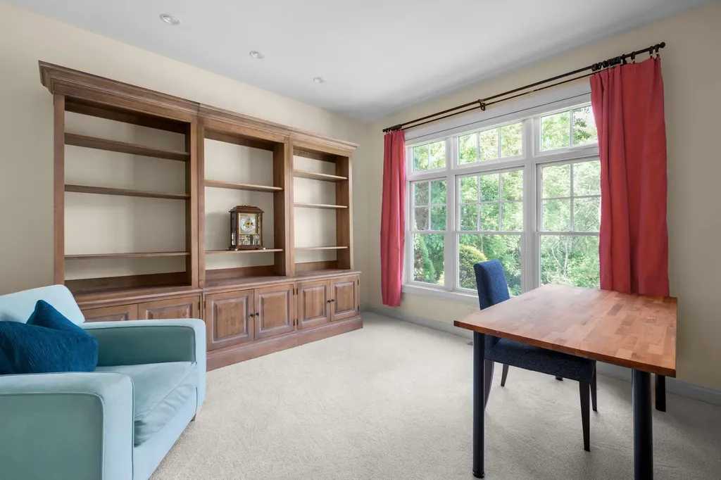 5 Tudor Drive Kittery ME 03904