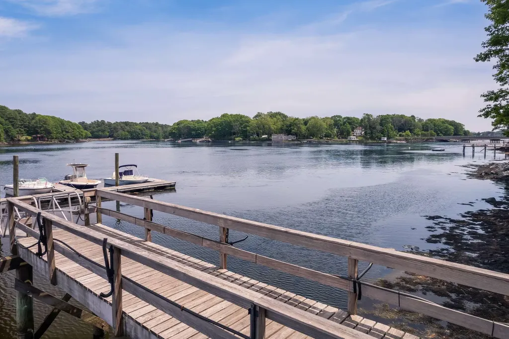 5 Tudor Drive Kittery ME 03904
