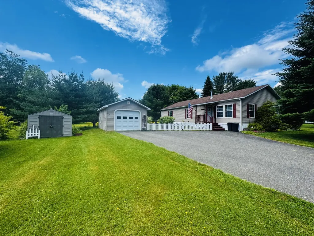 59 Karen Street Palmyra ME 04965