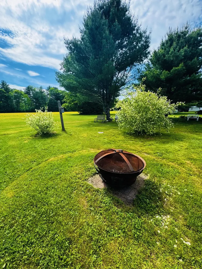 59 Karen Street Palmyra ME 04965