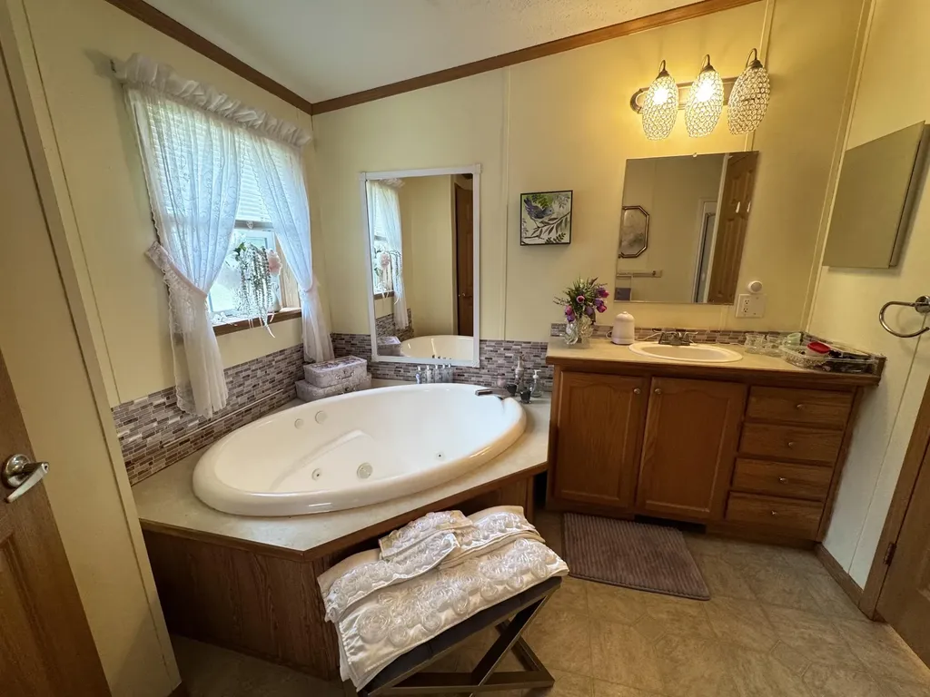 59 Karen Street Palmyra ME 04965